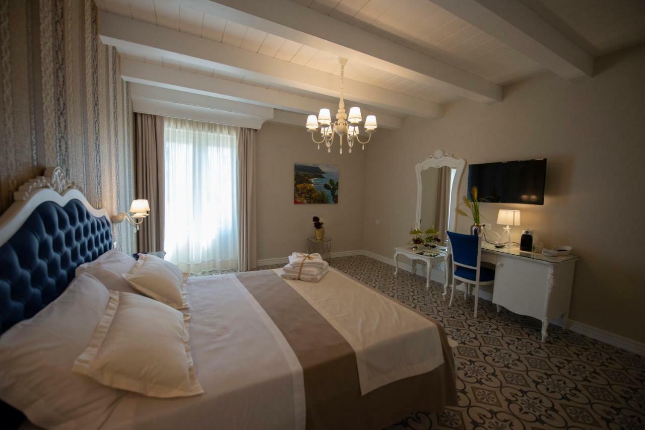 Sui Generis Tropea Luxury Rooms Exteriör bild