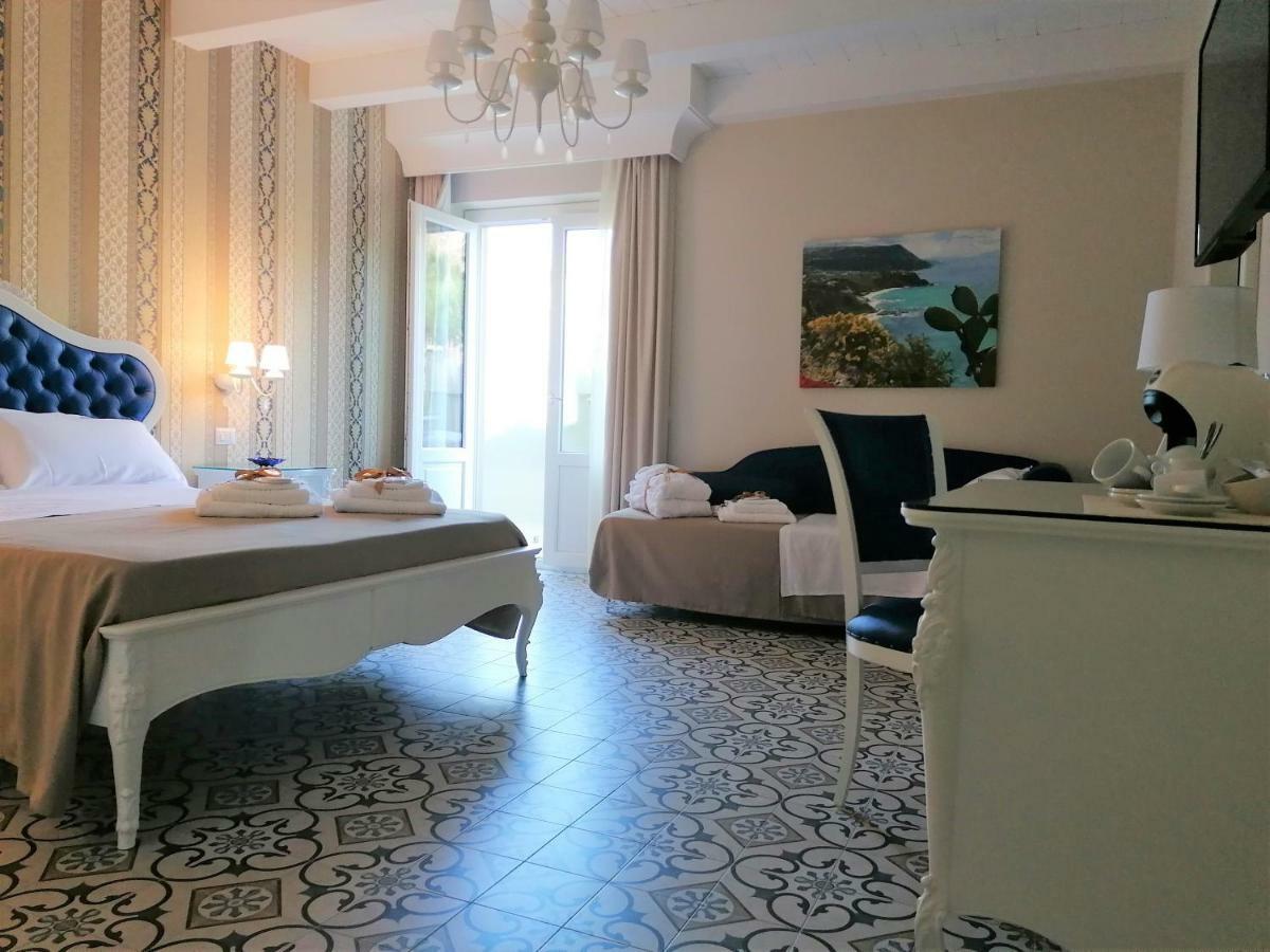 Sui Generis Tropea Luxury Rooms Exteriör bild