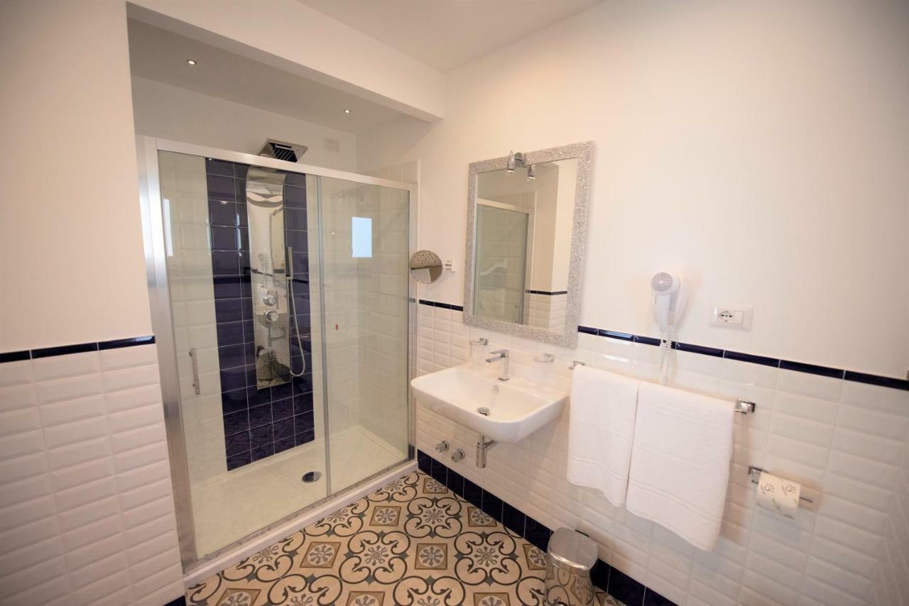 Sui Generis Tropea Luxury Rooms Exteriör bild